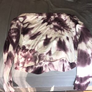 I’m selling a tye dye cropped sweatshirt.